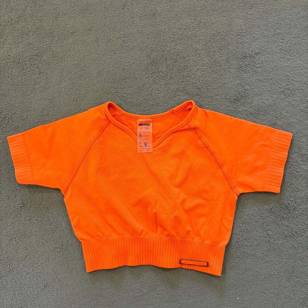 Bo+Tee Elevate Orange Seamless V-Neck Ribbed Crop Top Workout Shirt Women's Sz S